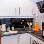 Neoteric Apartment